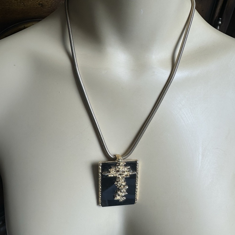 VTG Pendant Necklace 16" Black Art‎ Glass Freeform Gold Plated Snake Chain